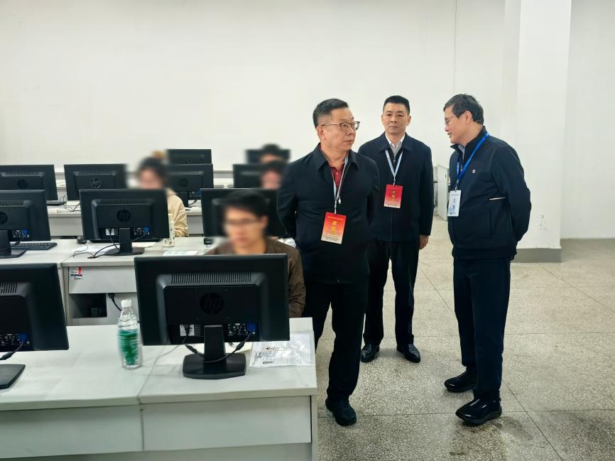 中心深入推进人才考试评价改革 加快推动人工智能赋能新型工业化